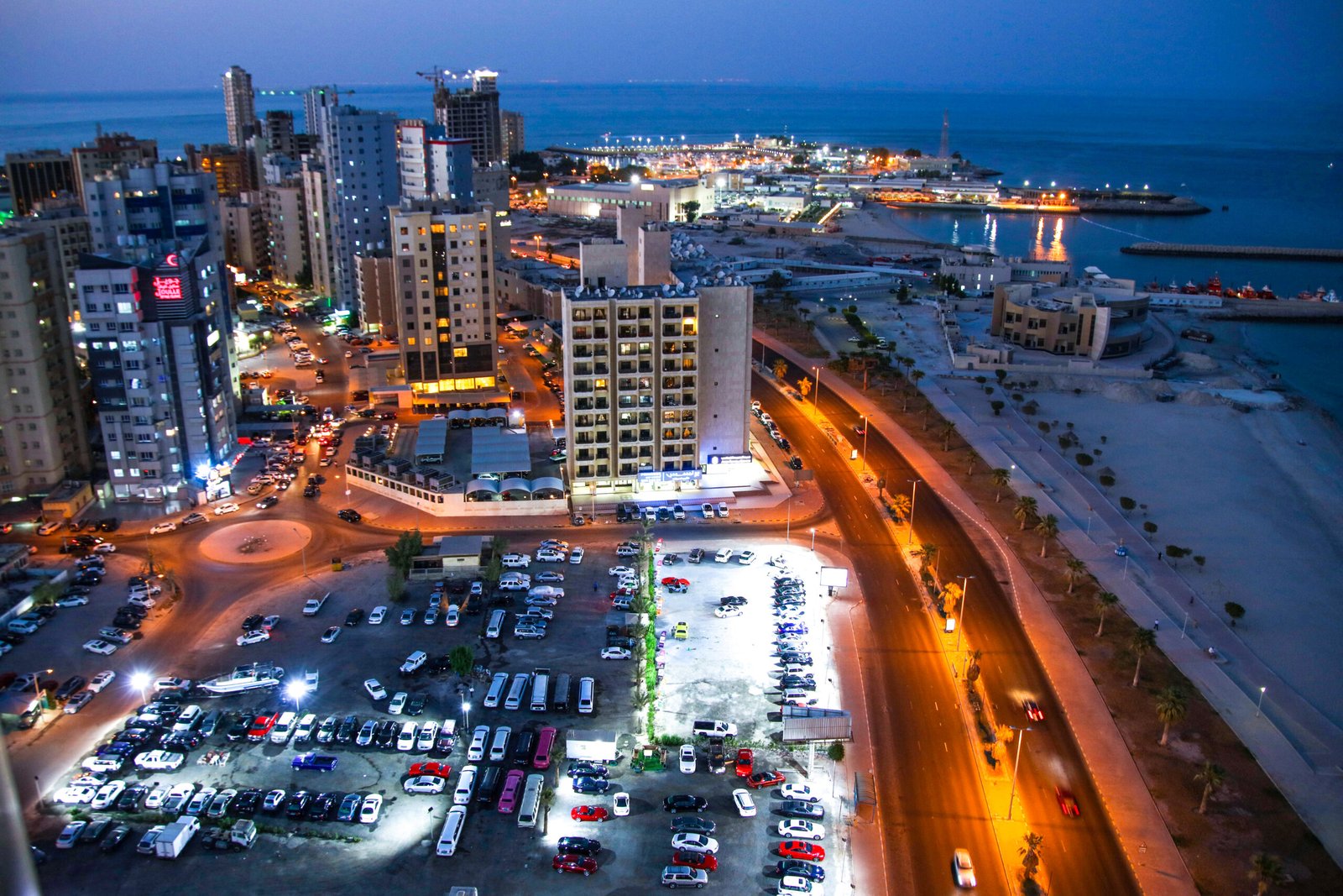 Real Estate & Cityscapes